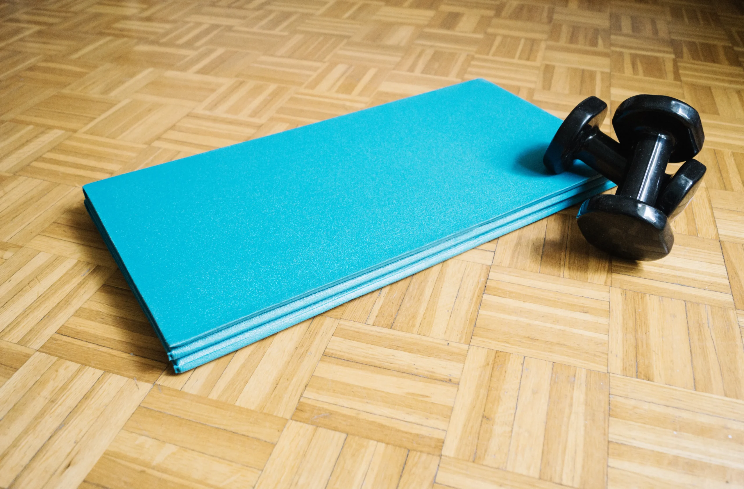 Exercise Mats Dumbbells Copie Scaled 1